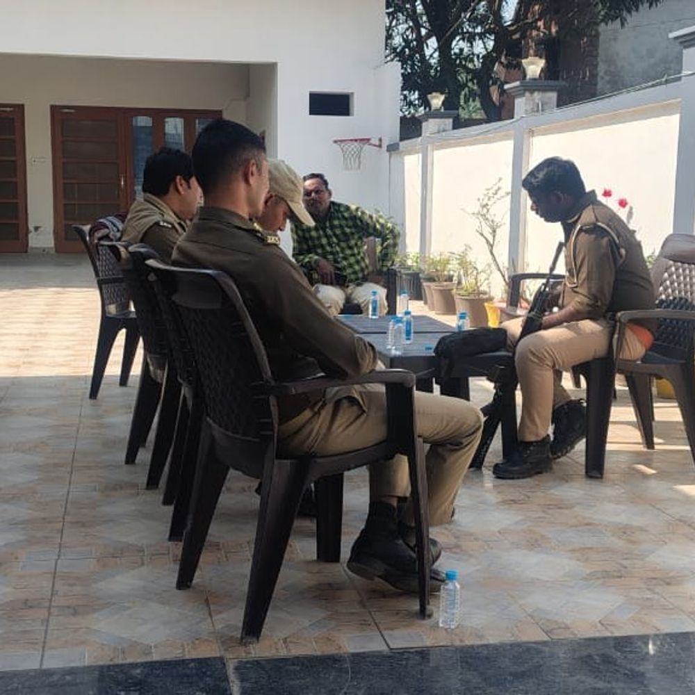 किसान कांग्रेस अध्यक्ष बृज मौर्या हाउस अरेस्ट:लखीमपुर-खीरी के पलिया में पीड़ित परिवार से मिलने जा रहे थे