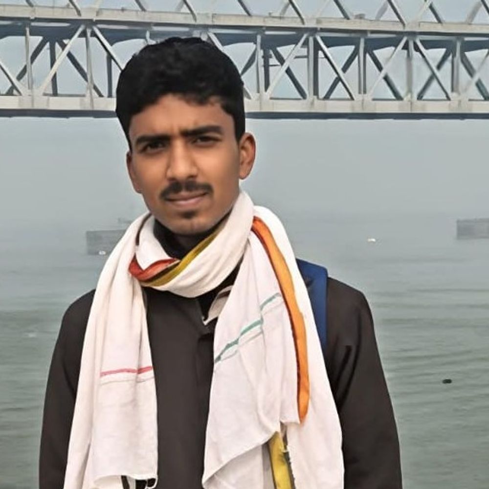 अज्ञात वाहन की टक्कर से बाइक सवार युवक की मौत:सुपौल में बहन के घर से लौटते समय हादसा, परिजनों ने किया प्रदर्शन