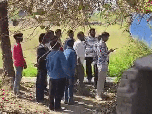 पंचकूला में शराब ठेके के पास मिला शव:  पास में मिली शराब की बोतल, पुलिस बोली-अधिक शराब पीने से मौत की आशंका – Panchkula News