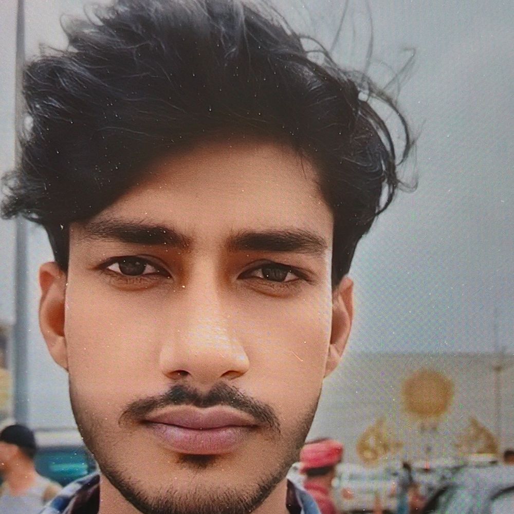 हसनपुर में टीन शेड में लटका मिला पेंटर का शव:गृहक्लेश के चलते आत्महत्या की आशंका, पत्नी के बीच चल रही थी अनबन