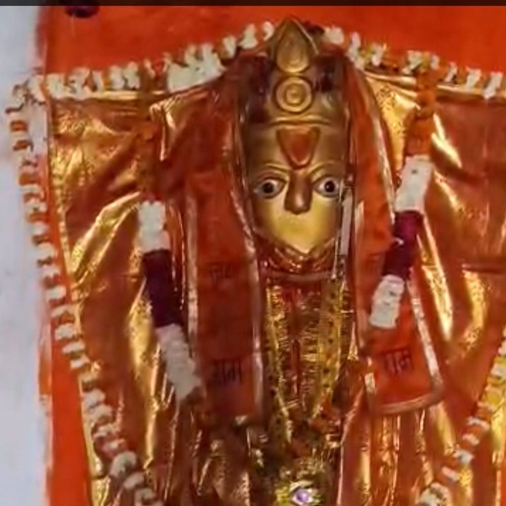 कानपुर देहात में अनोखी नारियल होली:जुनेदपुर बालाजीधाम में 19 साल से जल रही परंपरा