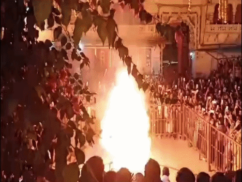 द्वारिकाधीश मंदिर में 84 खम्ब झांकी के विशेष दर्शन:  गोवर्धन चौक में पारंपरिक रसिया गान प्रस्तुत किया, दूर-दूर से उमड़े श्रद्धालु – rajsamand (kankroli) News