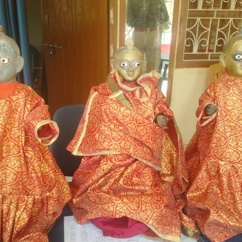 समस्तीपुर में ठाकुरबाड़ी से चोरी‎ अष्टधातु की मूर्तियां बरामद:पुलिस ने 2 बदमाशों को किया गिरफ्तार, गिरोह में शामिल लोगों की तलाश जारी