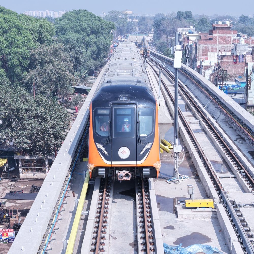 अब 16 नहीं, सिर्फ 5.30 मिनट में मिलेगी ट्रेन:नौबस्ता तक विस्तार से 12 नई ट्रेनें जुड़ेंगी, वेटिंग टाइम घटेगा