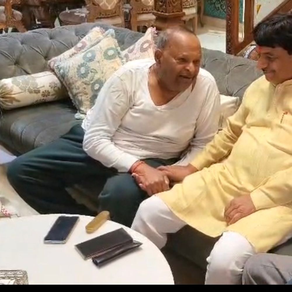 मुजफ्फरनगर के दो व्यापारी परिवार दुबई में फंसे:मंत्री कपिल देव ने पीड़ित परिवारों से फोन पर की बात, कहा- सुरक्षित वापस लाएंगे