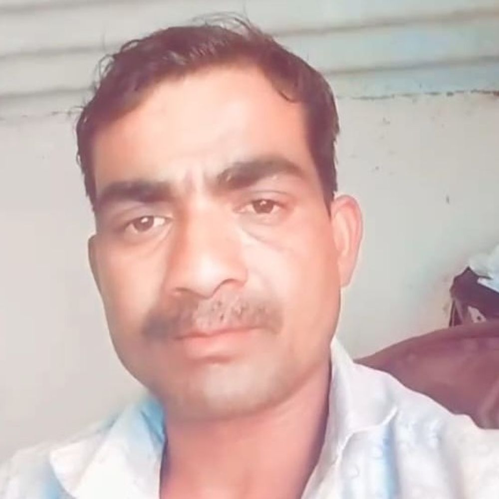 झांसी में जेल गया पति, पत्नी बॉयफ्रेंड संग चली गई:जमानत पर घर पहुंचा तो सामने आई सच्चाई, परिजन बोले-पत्नी की धमकी से डरकर किया सुसाइड