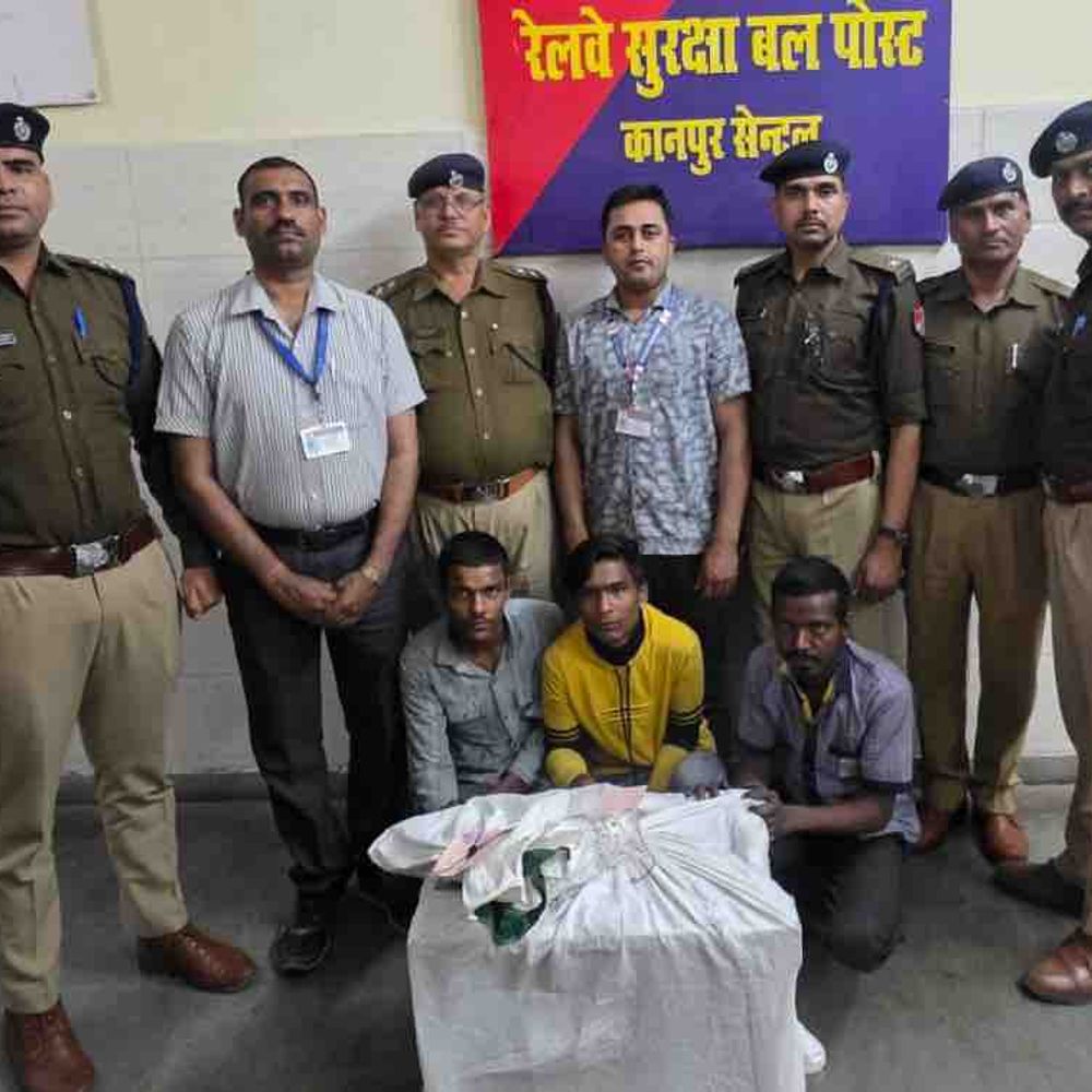 रेलवे संपत्ति चोरी मामले में तीन आरोपी गिरफ्तार:आरपीएफ ने 24 घंटे में सीसीटीवी फुटेज से की पहचान