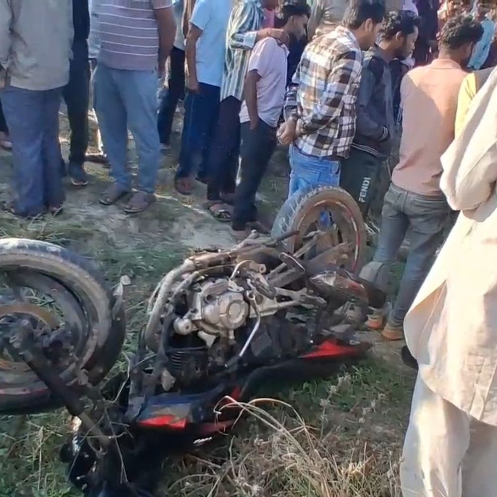 शव से 5 फीट की दूरी पर पलटी मिली बाइक:मैनपुरी में युवक की मौत, होली की खुशियां मातम में बदलीं