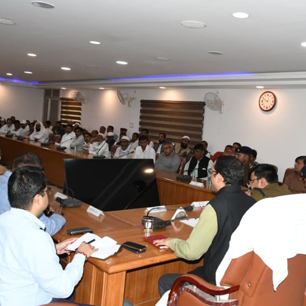 बागपत में होली पर सुरक्षा चाकचौबंद, पुलिस अलर्ट:हुड़दंगियों और शराब तस्करों पर रहेगी कड़ी निगरानी, होगी कार्रवाई