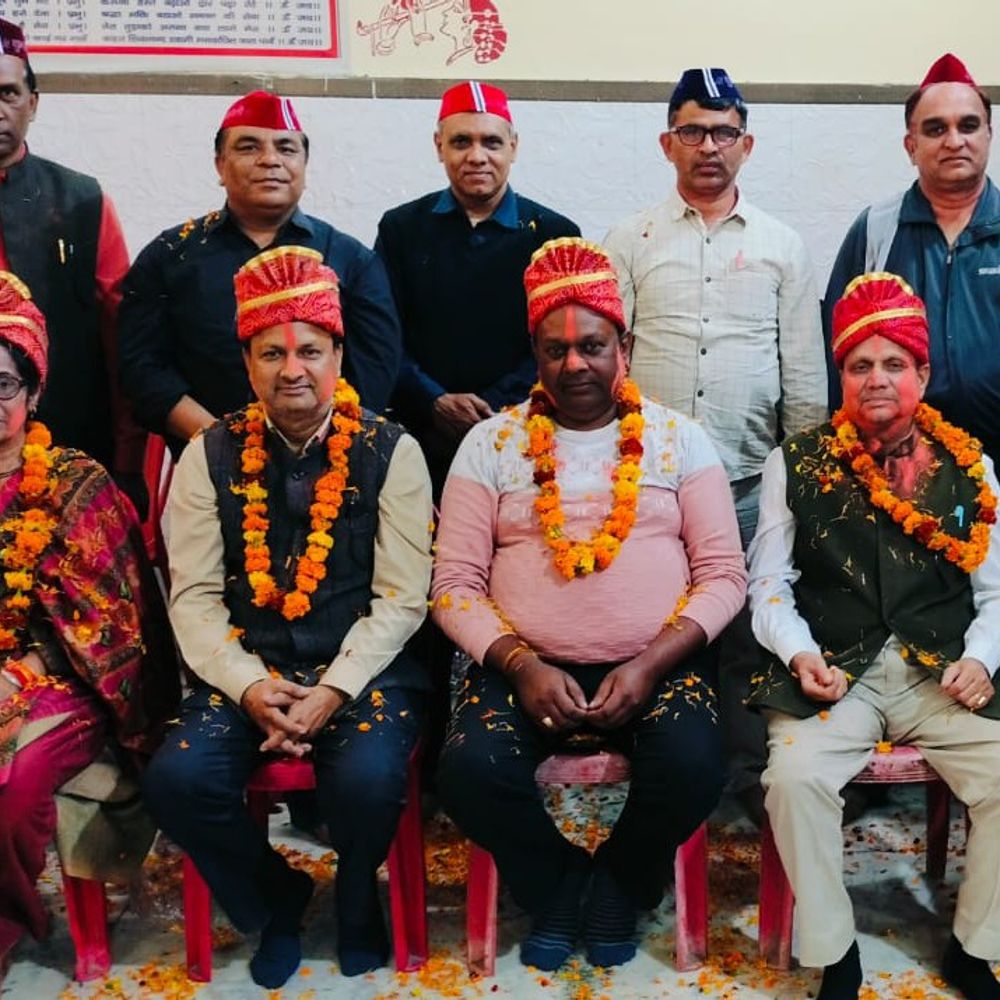 संभल में 'महामूर्ख सम्मेलन' का आयोजन, कई हस्तियां सम्मानित:राजेश गुप्ता को चुना गया 'मूर्ख सम्राट'