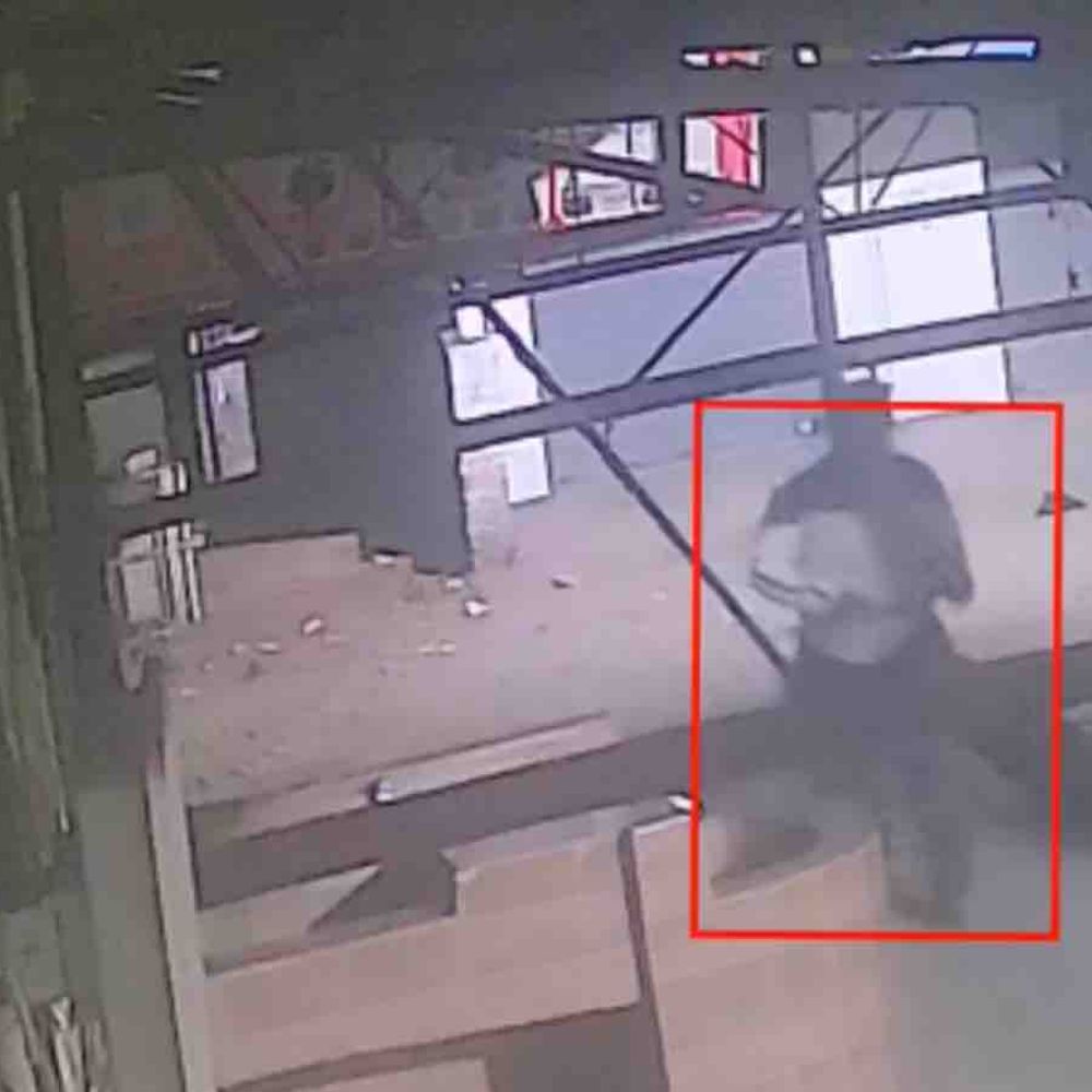 होटल का ताला तोड़कर चोरी का प्रयास:रामपुर में घटना CCTV में कैद, जांच में जुटी पुलिस