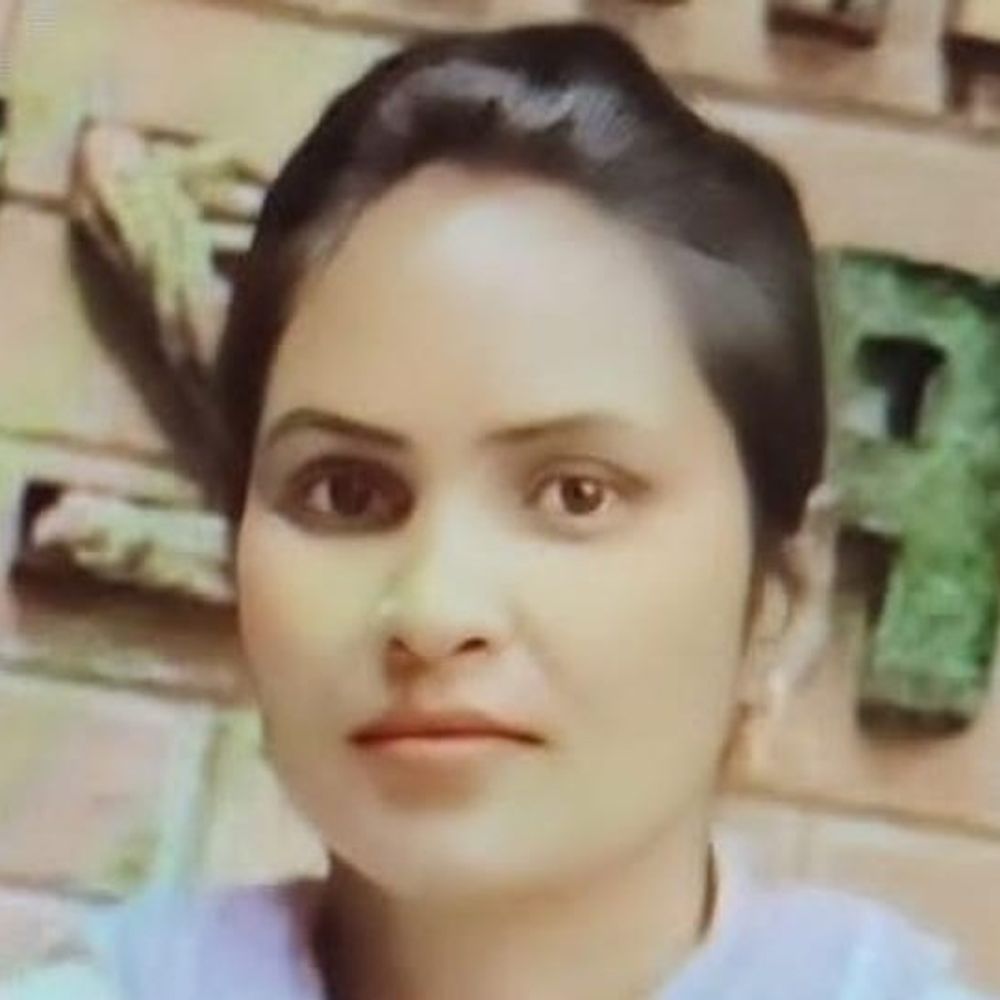 बिजनौर में बाइक से गिरकर महिला की मौत:दुपट्टा पहिए में फंसने से हुआ हादसा, डेढ़ साल की बेटी घायल