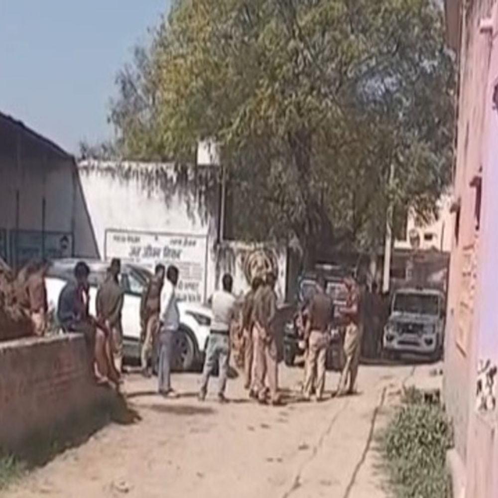 मथुरा में युवक की गोली मारकर हत्या:युवती ने संदिग्ध परिस्थितियों में लगाई फांसी, युवती के परिजन बोले युवक कर रहा था छेड़खानी