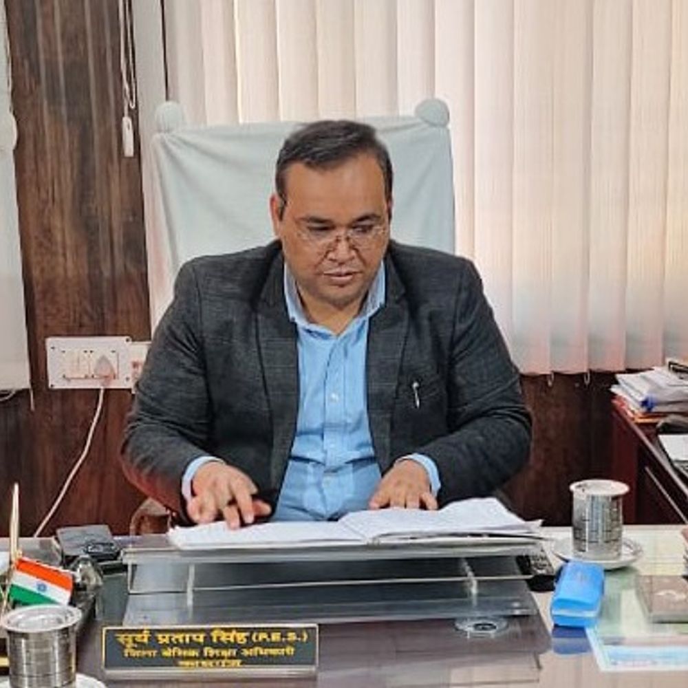 कासगंज में होली पर शराब दुकानें बंद:डीएम प्रणय सिंह ने 4 मार्च शाम 5 बजे तक बिक्री रोकी