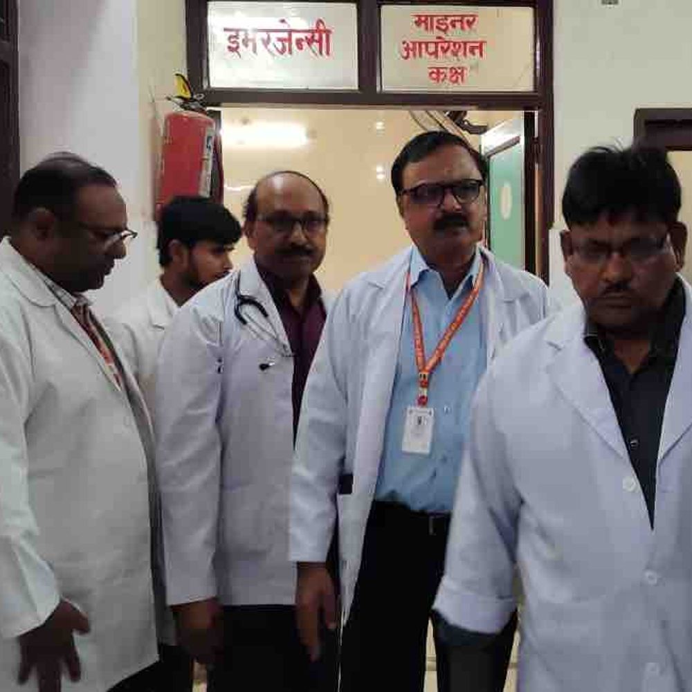 गोरखपुर में होली पर अलर्ट रहेंगे सभी अस्पताल:इमर्जेंसी व्यवस्था रहेगी मजबूत, CMO ने किया संयुक्त निरीक्षण