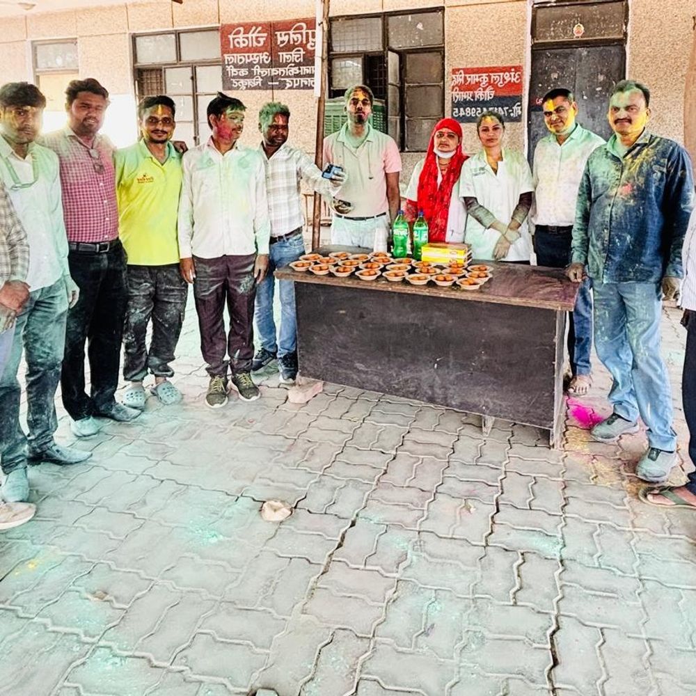 चित्रकूट में एंबुलेंस कर्मियों का संकल्प:बोले- होली पर आपात स्थितियों के लिए अलर्ट रहेंगे, मानव सेवा ही धर्म