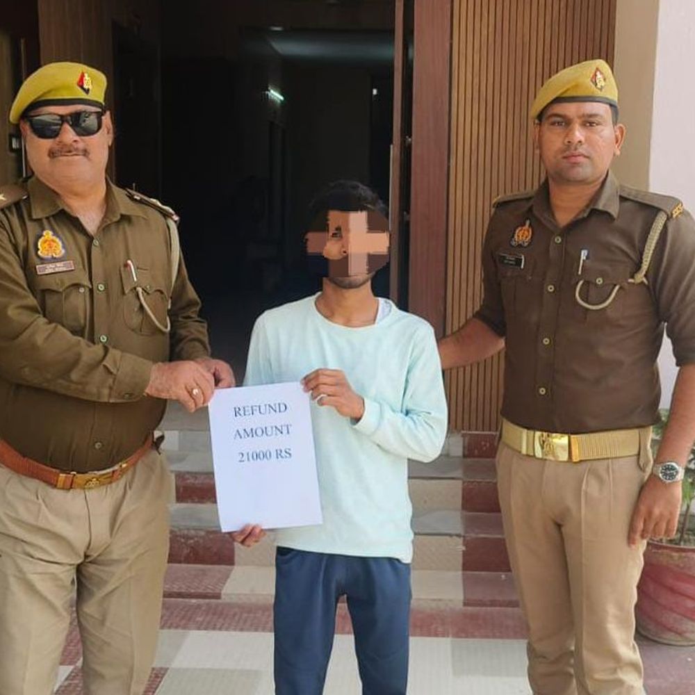 साइबर ठगी के ₹70,300 वापस मिले:भदोही पुलिस ने पीड़ितों के खातों में लौटाई पूरी रकम, आभार जताया