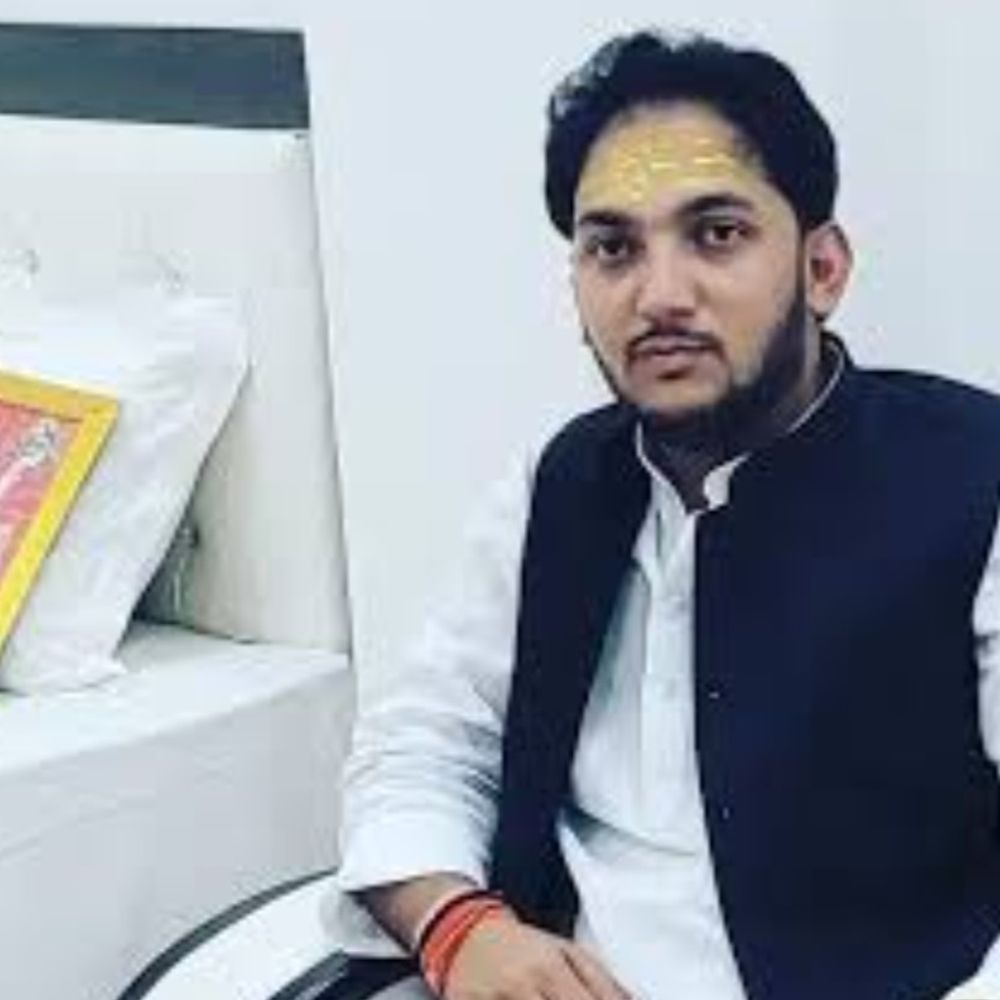 विन्ध्याचल मंदिर में नायब तहसीलदार से मारपीट:शिकायत से दो दिन बाद भी नहीं हो रही कार्रवाई