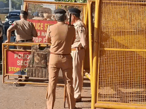 चंडीगढ़ में होली पर 1150 पुलिसफोर्स तैनात:  हुड़दंग, रैश ड्राइविंग और छेड़छाड़ पर सख्ती, बाजारों और कॉलोनियों में पुलिस गश्त – Chandigarh News