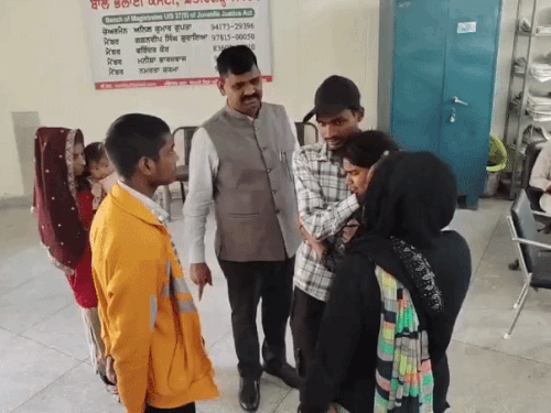 हरियाणा पुलिस के SI ने पंजाब में ढूंढी गुम लड़की:कुंडली से 10 साल पहले अचानक गायब हुई; बिहार से परिवार बुला मिलवाया