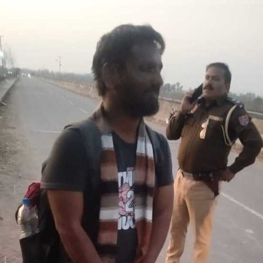 पठानकोट में सेना की वर्दी में 3 संदिग्ध दिखे:  गुजरात के एक व्यक्ति को हिरासत में लिया, जिले में हाईअलर्ट, बॉर्डर रोड पर तलाशी – Jalandhar News