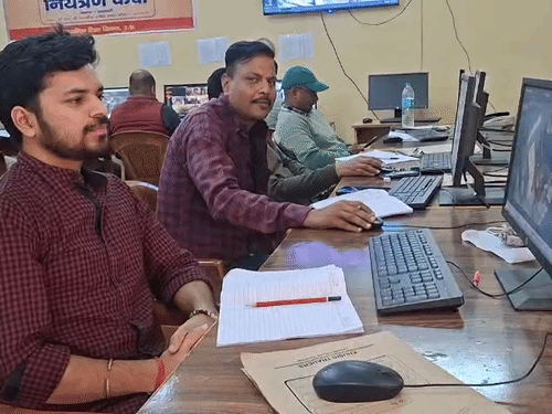 19 मार्च से जांची जाएंगी UP बोर्ड की कापियां वाराणसी:वाराणसी में बनाए गए हैं चार मूल्यांकन केद्र, 2500 से ज्यादा परीक्षकों की लगेगी ड्यूटी