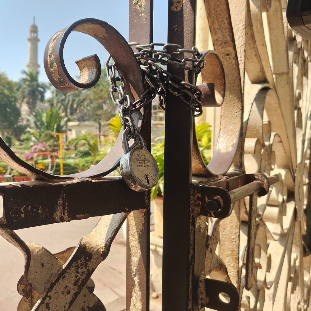 लखनऊ में 3 दिनों तक बंद रहा इमामबाड़ा:4 मार्च से खुल जाएगा, खामेनेई की मौत के बाद शोक घोषित किया था