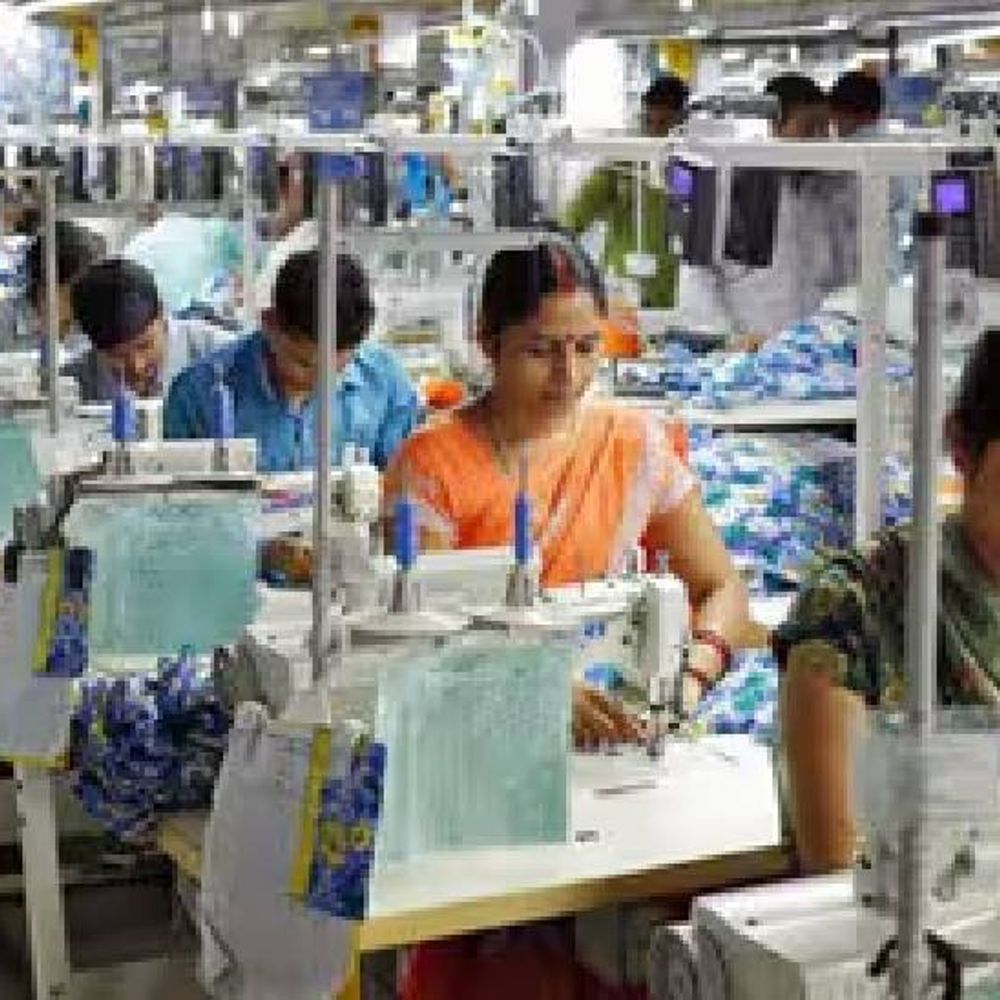 गल्फ कंट्री में जंग, नोएडा की इंडस्ट्री पर सीधा वार:1200 करोड़ का कारोबार ठप, यार्ड और कंपनियों में डंप हो रहा माल