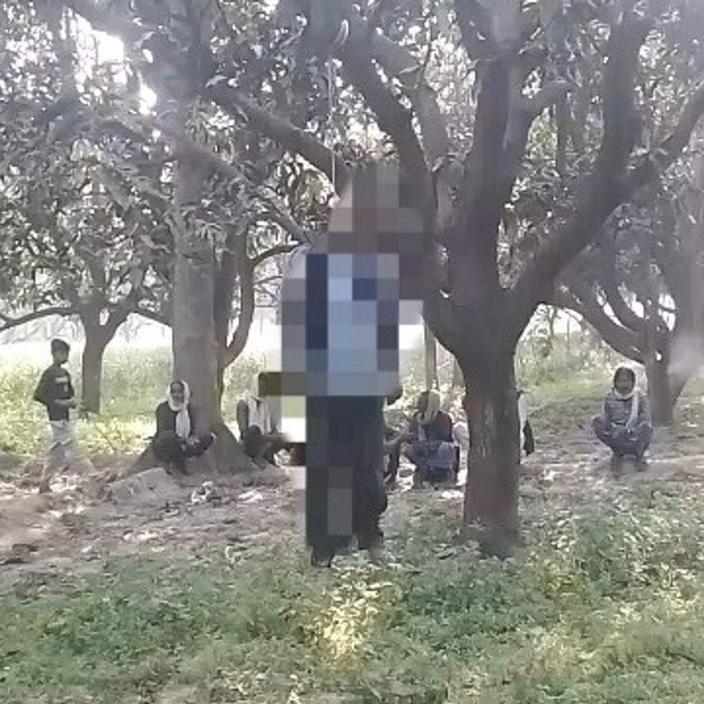 सीतापुर में पूर्व सपा कार्यकर्ता ने की आत्महत्या:परिजनों ने चौकी प्रभारी पर लगाया उत्पीड़न का आरोप, बैंक में सिक्योरिटी गार्ड थे