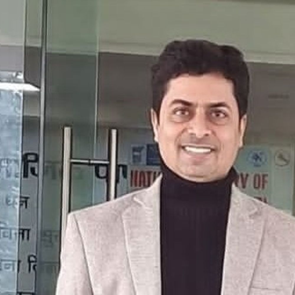 बलिया के डॉ. ज्ञानदेव सिंह ISVS उपाध्यक्ष चुने गए:बिहार वेटरनरी कॉलेज पटना में एसोसिएट प्रोफेसर के पद पर है तैनाती