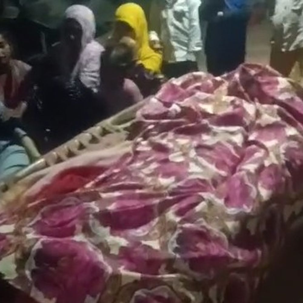 नाले के पास गिरकर स्कूटी सवार अधेड़ की मौत:फतेहपुर में पुलिस ने शव को कब्जे में लेकर पोस्टमार्टम के लिए भेजा