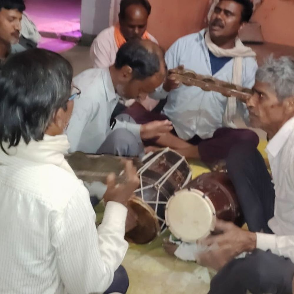 घाटमपुर में आज भी जीवंत हैं पुरानी परंपराएं:होली के दूसरे दिन गांव-गांव गूंजी फाग, लोकगीतों से सराबोर रहा वातावरण; गांव-गांव फाग गायन हुआ