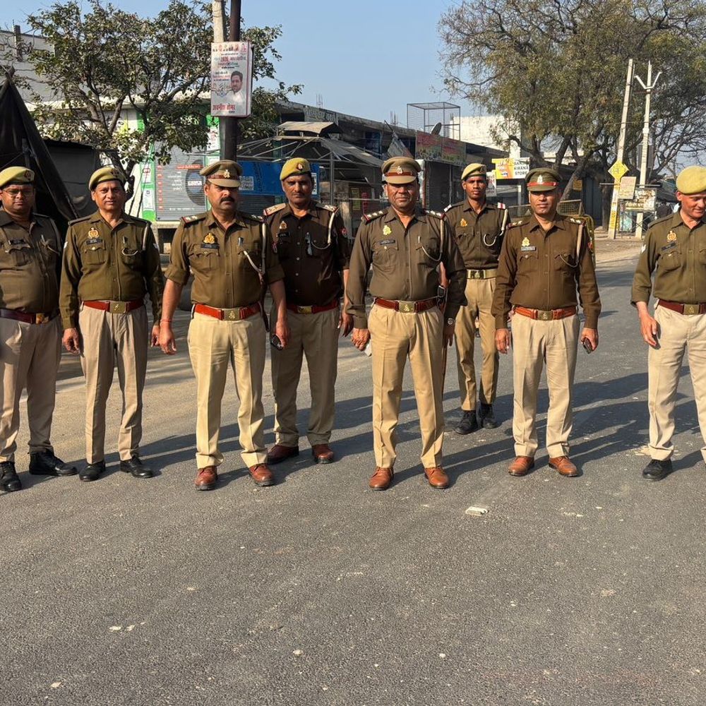 बागपत में होली पर सुरक्षा के पुख्ता इंतजाम:असामाजिक तत्वों पर पुलिस की कड़ी निगरानी, अधिकारियों ने दिए दि्शा-निर्देश