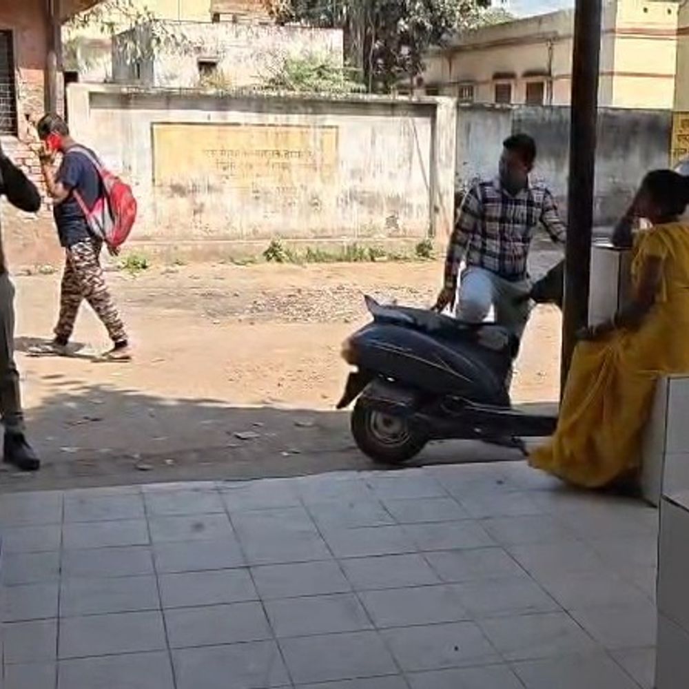 उन्नाव में अज्ञात वाहन की टक्कर से मौत:पुलिस सीसीटीवी फुटेज खंगाल रही, होली की खुशी गम में बदली