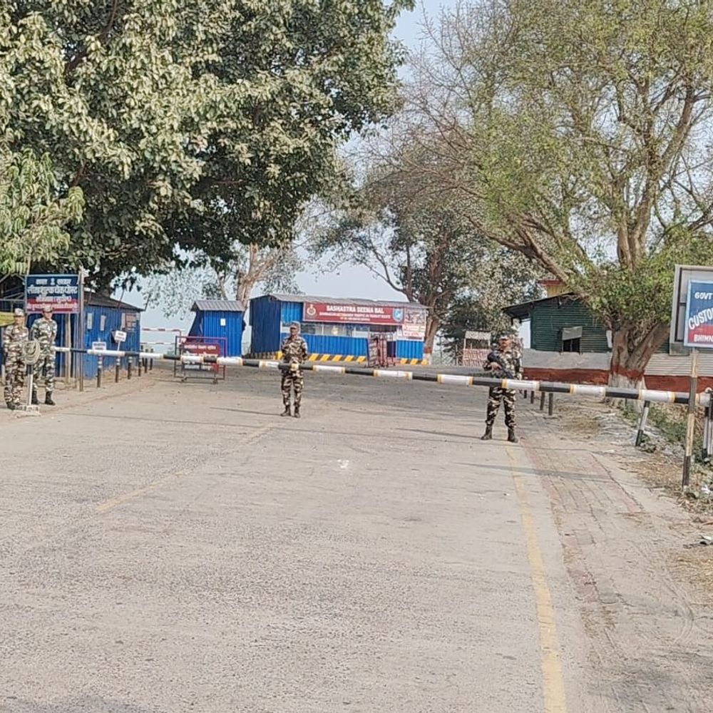 सुपौल में होली पर सुरक्षा को लेकर प्रशासन अलर्ट:संवेदनशील इलाकों में विशेष निगरानी, हुड़दंगियों पर नजर; भारत-नेपाल सीमा सील