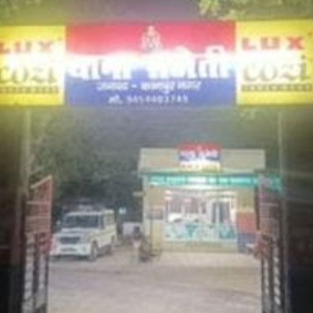 सजेती में दो बाइकों की आमने-सामने टक्कर:चार युवक गंभीर घायल, डॉक्टर ने हालत गंभीर देख  कानपुर रेफर किया