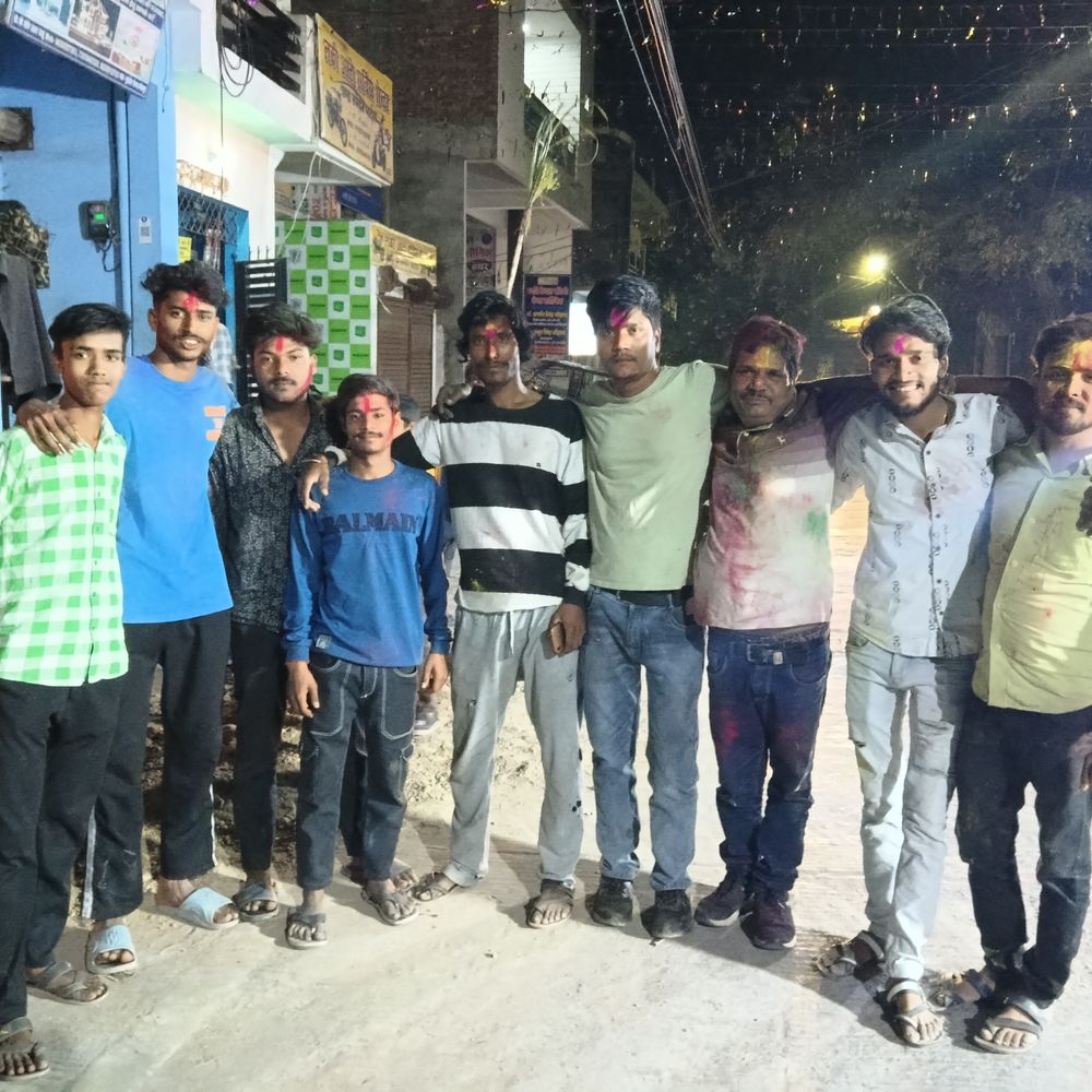 फतेहपुर में होलिका दहन, आज मनेगा रंगोत्सव:इस बार तीसरे दिन खेली जा रही होली