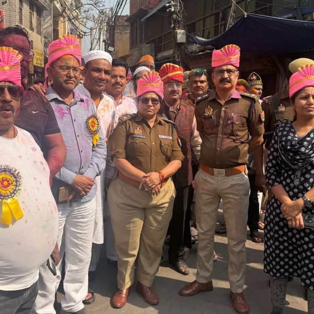 84 घंटा मंदिर से निकला होली जुलूस:मुस्लिम समाज ने किया स्वागत, दिखा गंगा-जमुनी सौहार्द