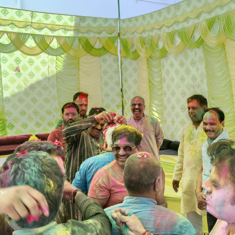 अशोकनगर कलेक्टर बंगले पर अफसरों ने खेली होली:  उत्साह से मना रंगों का त्योहार, शहर में घूमीं हुरियारों की टोलियां – Ashoknagar News