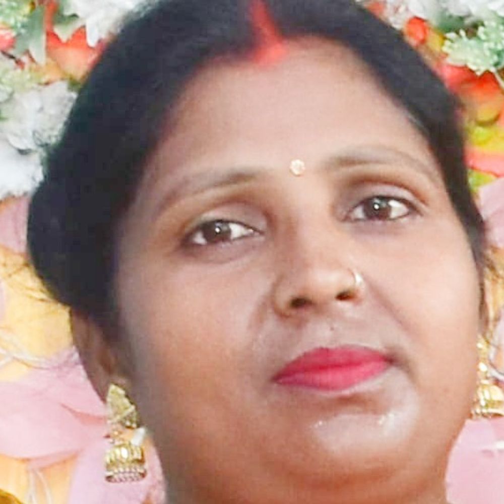 गोरखपुर में पत्नी की गला काटकर हत्या:बेटे के सामने फावड़े से सिर अलग किया, पुलिस को कॉल करके बोला- मैंने पत्नी को मार डाला