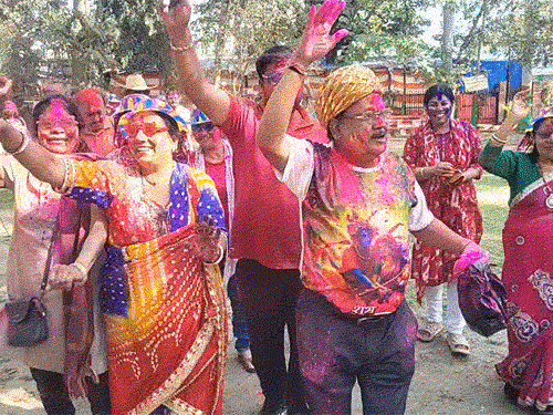 बिलासपुर में दिखी होली की खुमारी:  विधायक अमर अग्रवाल ने बजाया नगाड़ा, DJ और नगाड़ों की धुन पर थिरके लोग, सुरक्षा के भी पुख्ता इंतजाम – Bilaspur (Chhattisgarh) News