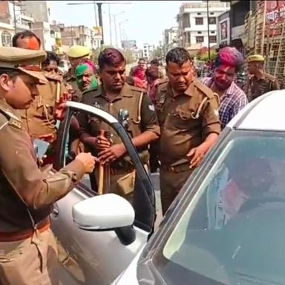 यूपी की बड़ी खबरें:मऊ में सिपाही का नशे में हंगामा; रोड पर गाड़ी खड़ी कर पी रहा था शराब, टोकने पर बदसलूकी की