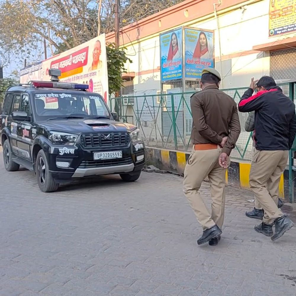 युवक को जहरखुरानी गिरोह ने बनाया शिकार:लैपटॉप-मोबाइल पार, बस से दिल्ली से होली की छुट्‌टी पर लौट रहा था इटावा