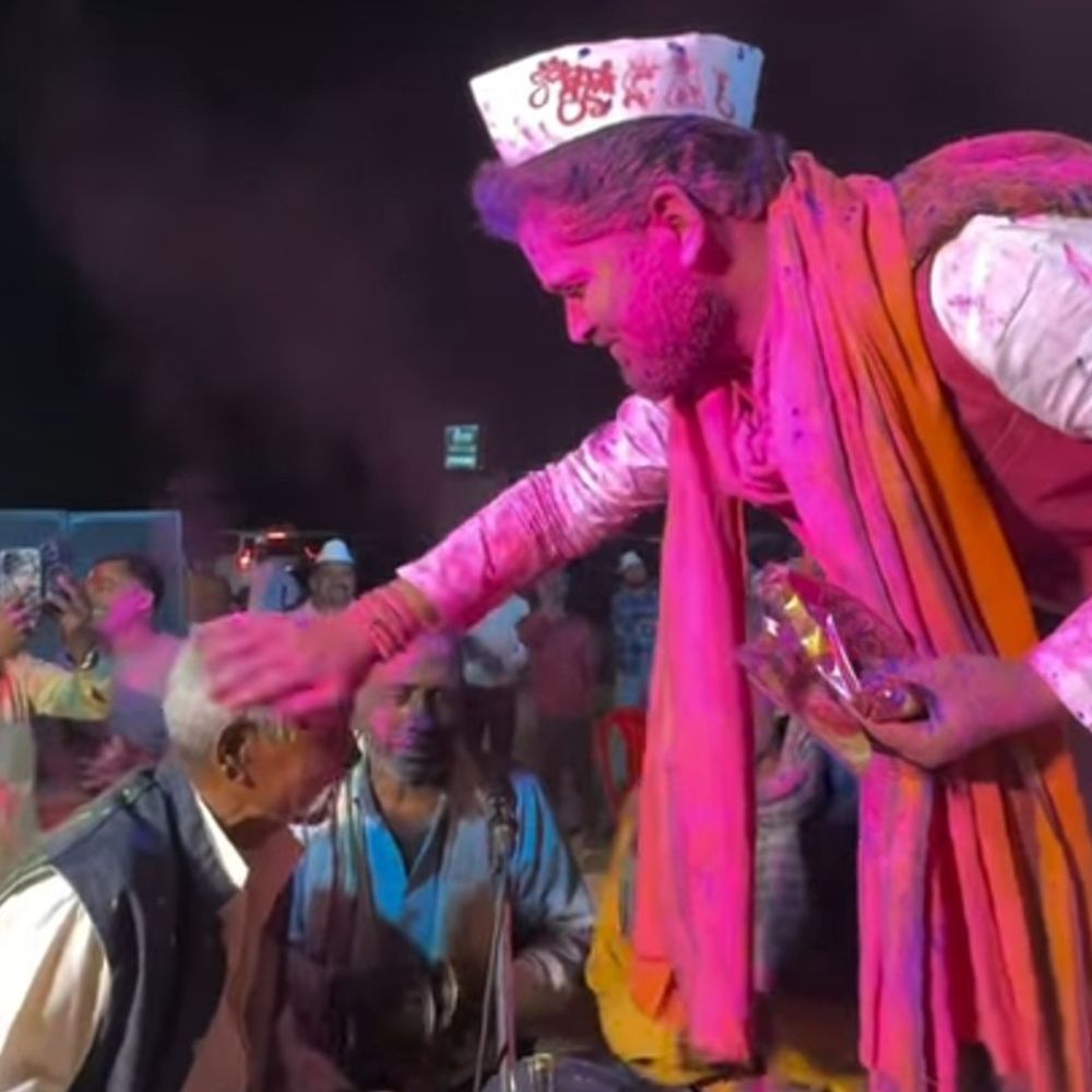 अम्बेडकरनगर में धूमधाम से मनाई जा रही होली:शहर से लेकर ग्रामीण इलाकों तक सुरक्षा के पुख्ता इंतजाम, चप्पे चप्पे पर पुलिस की नजर