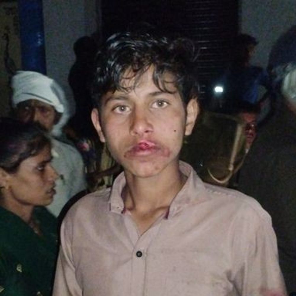 आज अखबार नहीं, पढ़िए बदायूं की पांच बड़ी खबरें:बदायूं में होली पर दो पक्षों में लाठी-डंडे चले, खगेई में होली मिलन समारोह, दो पक्षों में विवाद, चप्पल-पत्थर फेंके