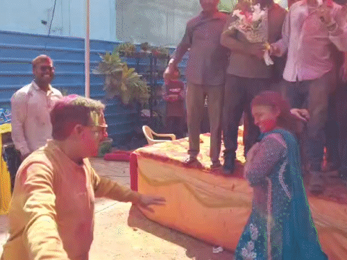 हरियाणा में कोरड़ा मार होली, VIDEO:  DJ पर डांस; पंचकूला के इस्कॉन मंदिर में बाल गोपाल को लगाया रंग, मंत्री विपुल गोयल ने भी खेली होली – Haryana News