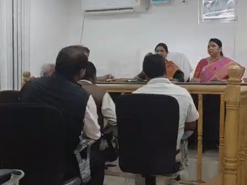 'मेरा पति 'नपुंसक, शादी के 10 दिन बाद लिया तलाक':पत्नी बोली- एल्यूमिनी में 9 लाख लिए, अब पिता को सरकारी लड़के से दूसरी शादी कराने कह रही