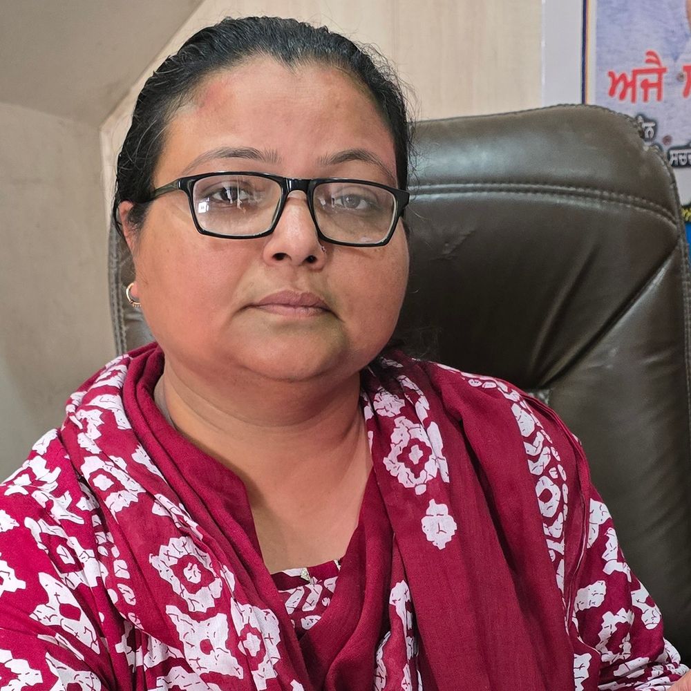 फाजिल्का में महिला नेता के मोबाइल नंबर हैक:  पाकिस्तान नंबर से व्हाट्सएप पर धमकियां, रिश्तेदारों से रुपयों की मांग – Fazilka News