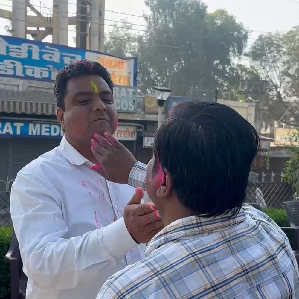 फाजिल्का में अग्रवाल समाज ने मनाई सूखी होली:  महाराजा अग्रसेन की प्रतिमा को लगाया गुलाल, भाईचारे की दिया संदेश – Fazilka News