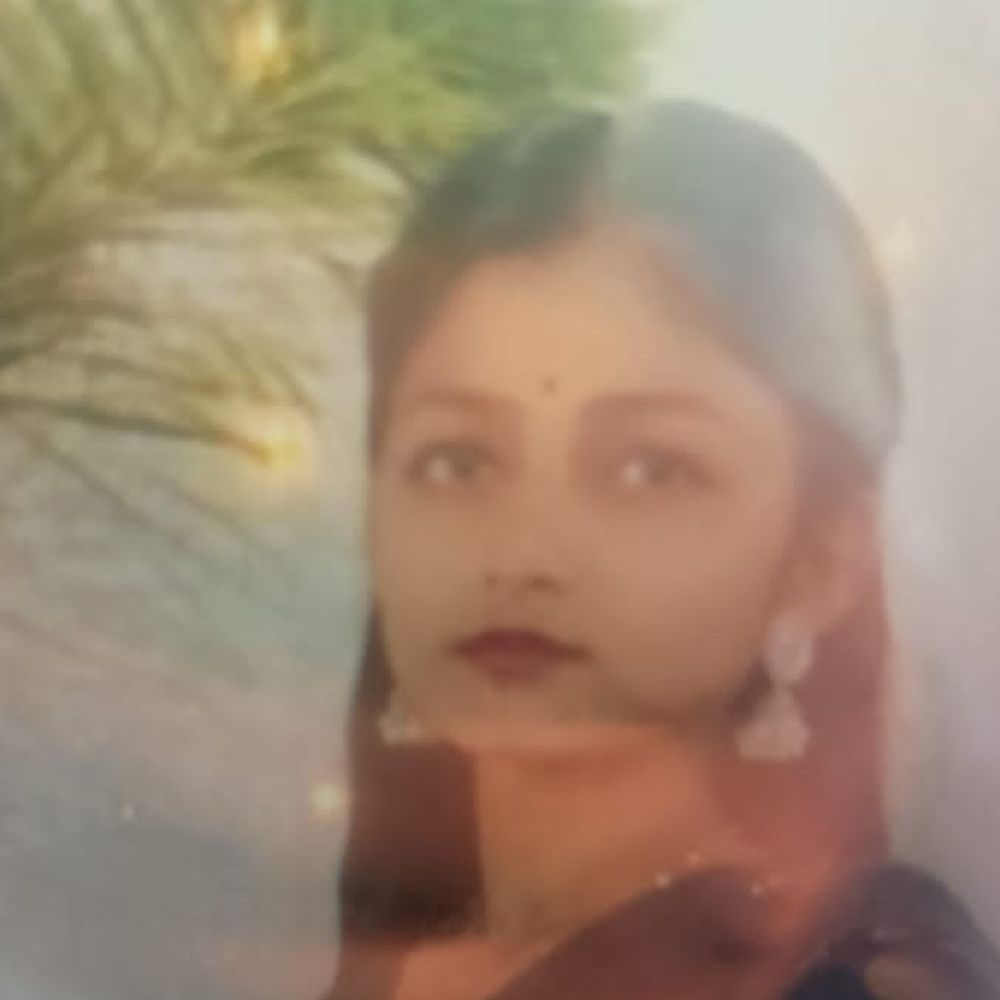 देवरिया में ट्रेन की चपेट में आई छात्रा की मौत:गोरखपुर विश्वविद्यालय में बीए में पढ़ती थी, रेलवे ट्रैक पार करते समय हादसा